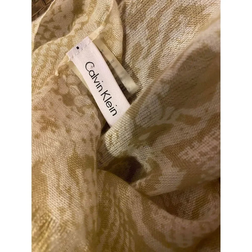 #4814 Calvin Klein Vintage Large taupe scarf 72x28